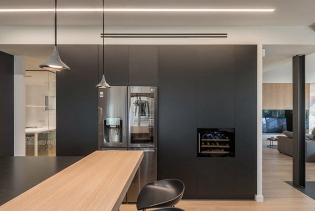 Cocina con aire acondicionado por conductos