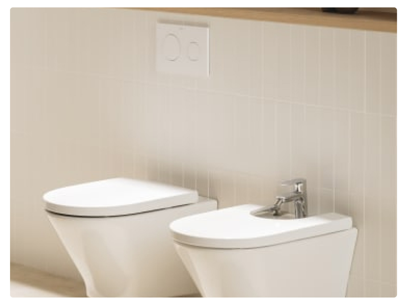 Galería Placas de accionamiento Roca PL10 en baños de diseño y modernos